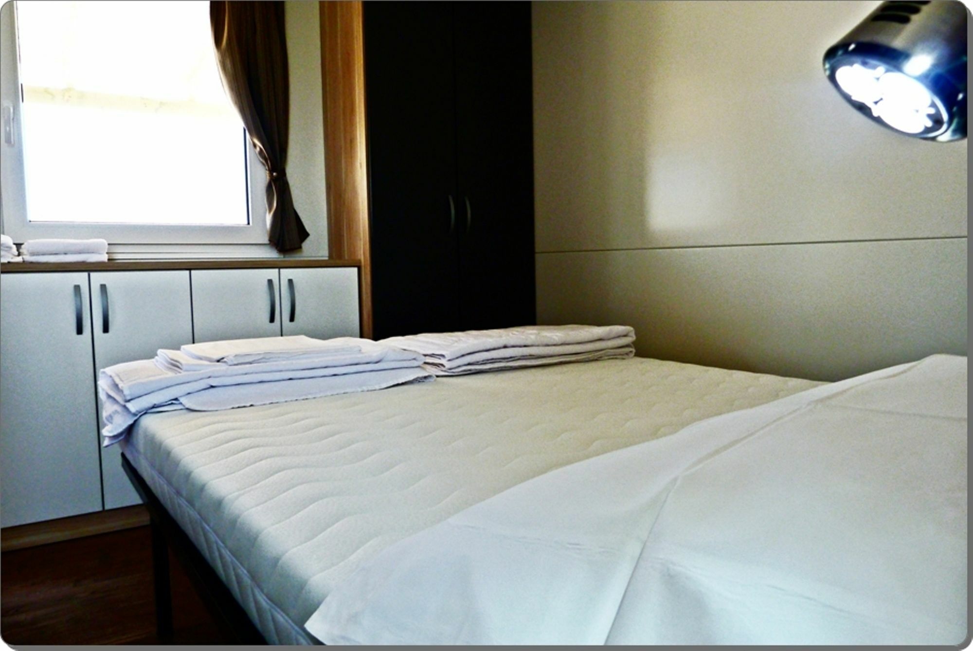 Mobile Homes Peros Затон Екстериор снимка
