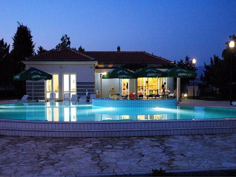 Mobile Homes Peros Затон Екстериор снимка