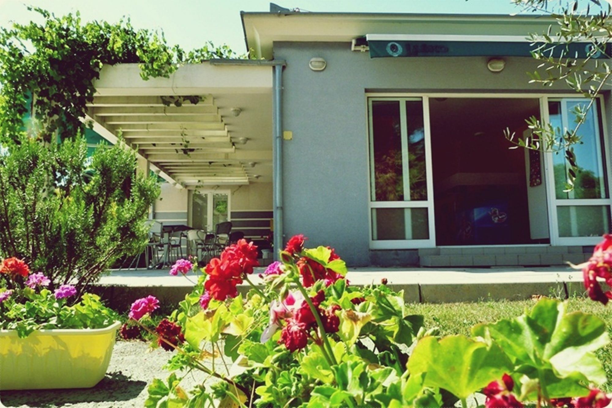 Mobile Homes Peros Затон Екстериор снимка